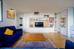 71 m with balcony and wifi near the Seine